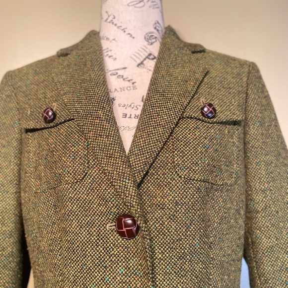 Jones New York olive green blazer - Picture 10 of 10